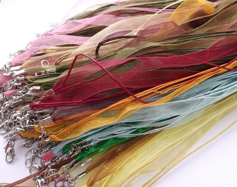 Sfoară, piele și organza