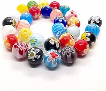 Mărgele colorate din sticlă