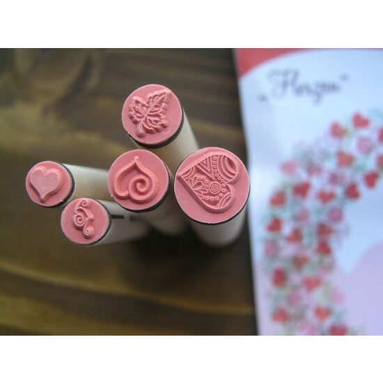 20-4888441 - Set 5 stampile - inimioare - Heyda