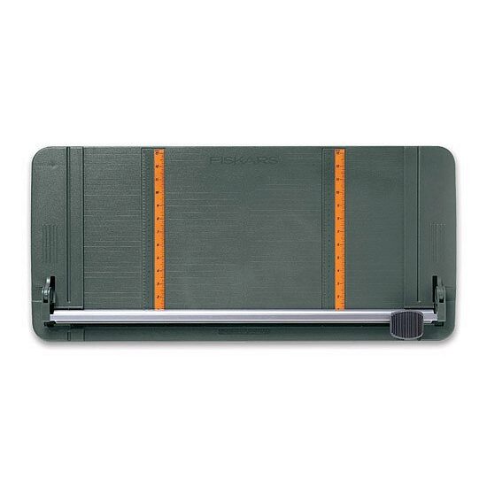 Trimmer cu cap rotativ - Fiskars - 9583