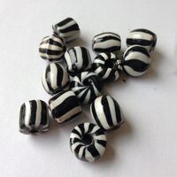 KGNI2057 - Margele mixte de sticla 100 gr - alb - negru