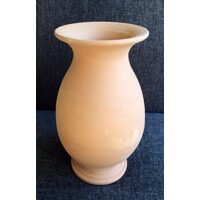 18392 - Vaza ceramica, nuanta teracota 11.5x22.5cm. h - PENT