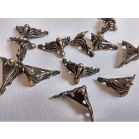 27505 - Set 12 coltare bronz 27x20mm - Pentart