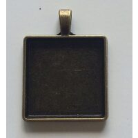 366897D - medalion bronz patrat, cu agatatoare, 25x25mm - ANT-CH
