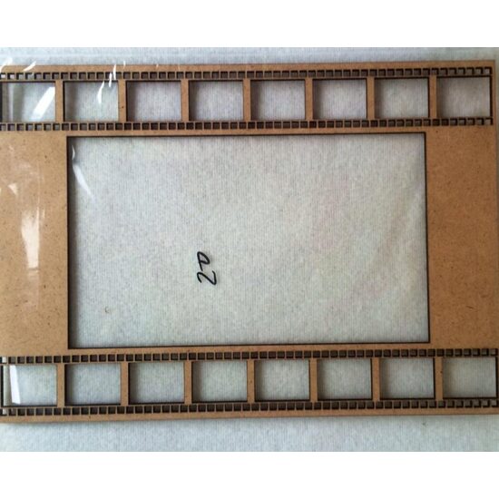 23346 - Rama Mdf traforata - banda film - 20.4x29cm, interior dreptunghiular - PENT.