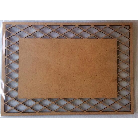 21717 - Suport, placuta MDF dreptunghiulara 20.4x29cm, cu dantelarie romburi - PENT.