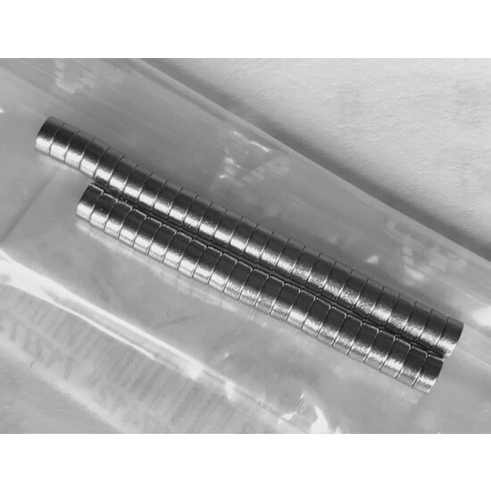 6500 - Set 50 magneti metalici, disc 3.5x1.5mm - PENTART