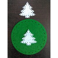 Set creativ de Craciun - figurine fetru, 1 glob + 2 brazi mici - Pentart 35503
