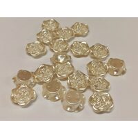 364927 - Set 20buc trandafirasi albi din acril, 1.9cm - ANT-CH