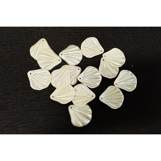364919 - Set 20buc margele albe din acril - scoica, 3.6x3.3cm - ANT-CH